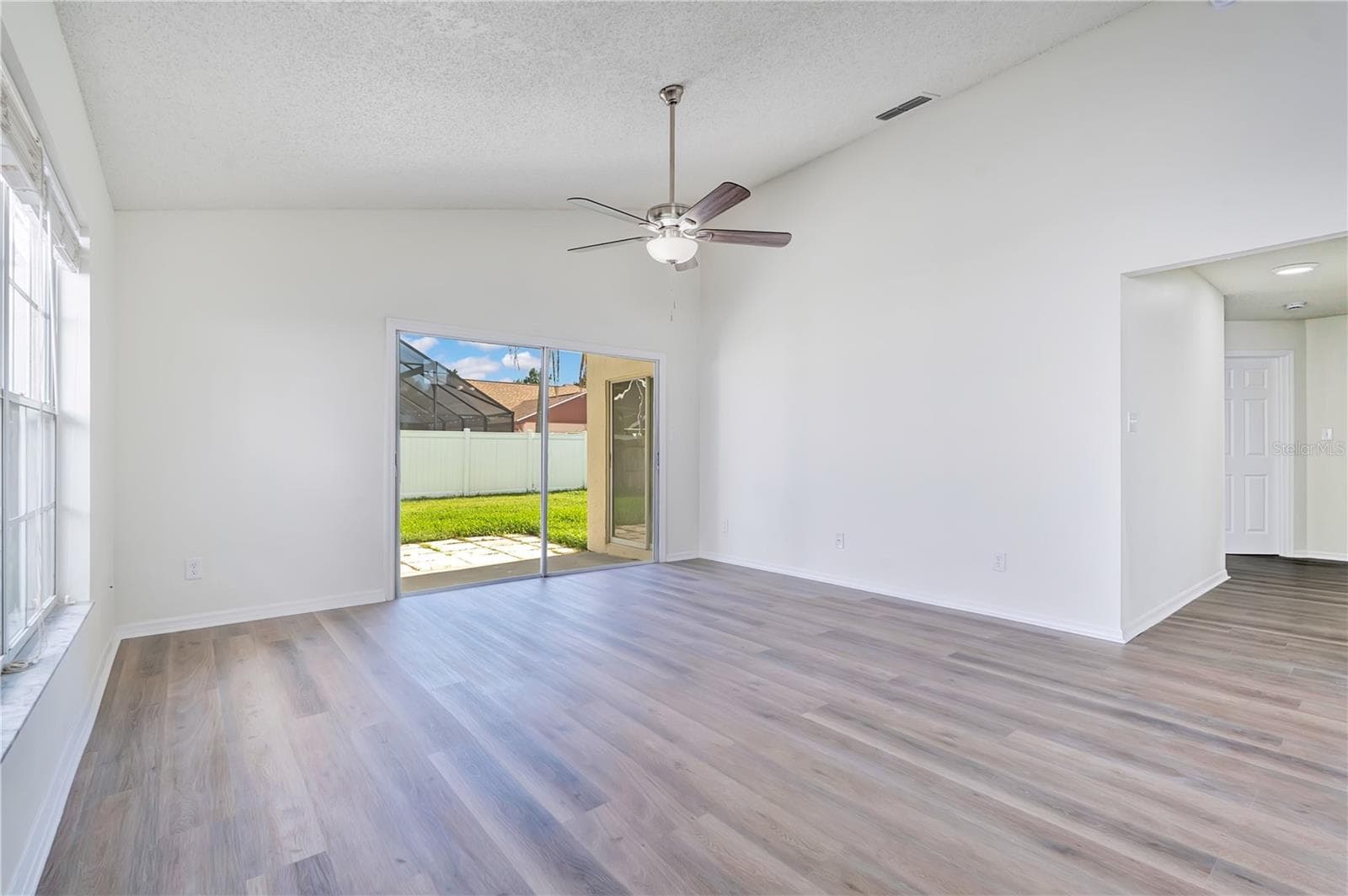 Single Family Residence at 1428 ABBERTON DR, ORLANDO, photo 4 of 37