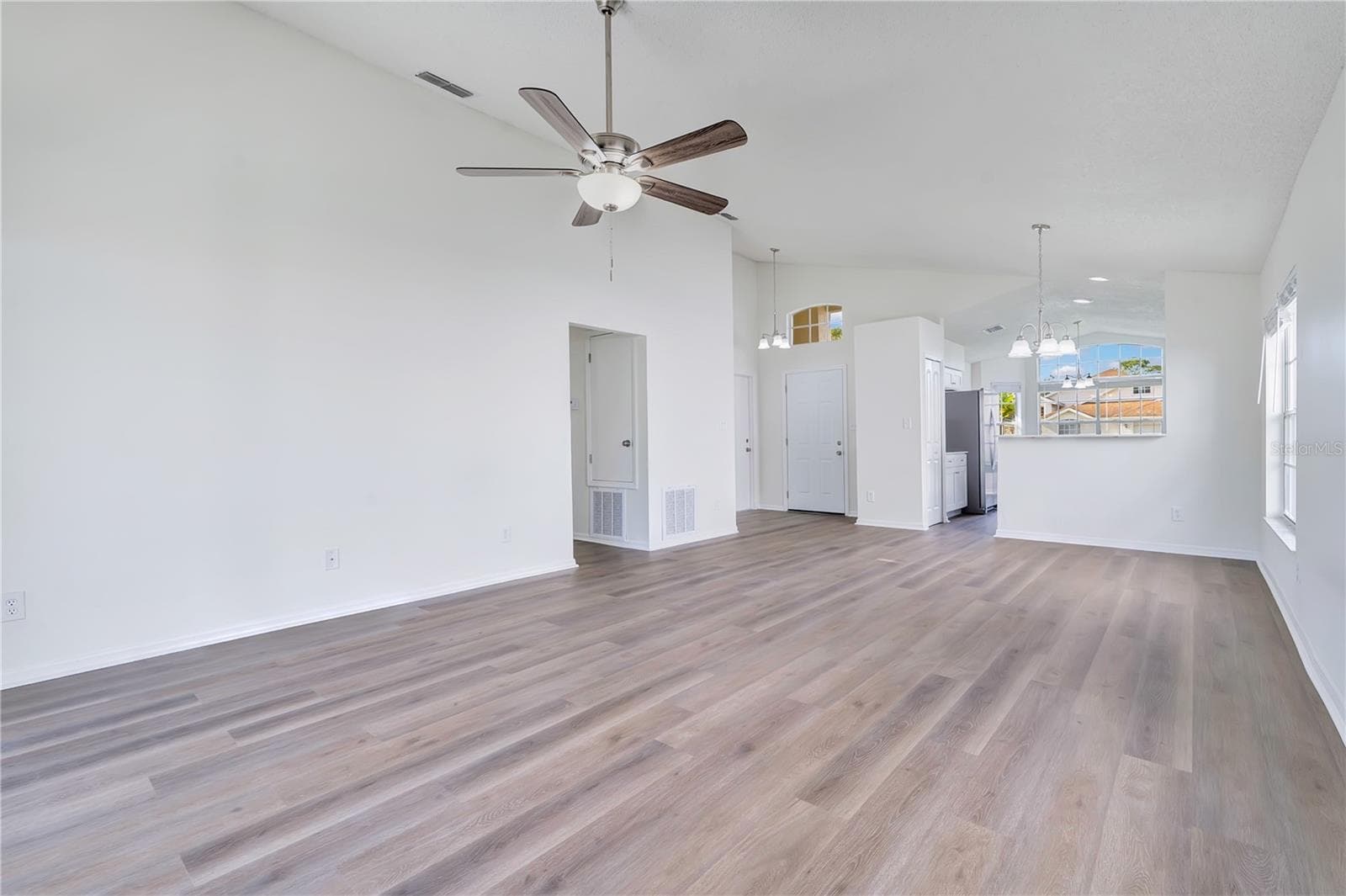 Single Family Residence at 1428 ABBERTON DR, ORLANDO, photo 5 of 37