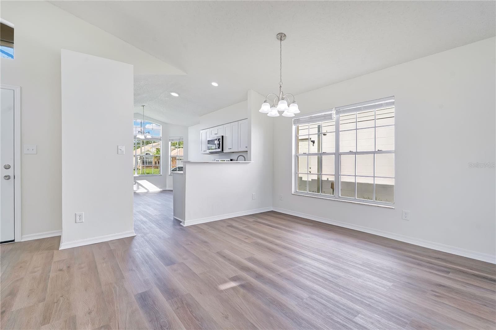 Single Family Residence at 1428 ABBERTON DR, ORLANDO, photo 6 of 37