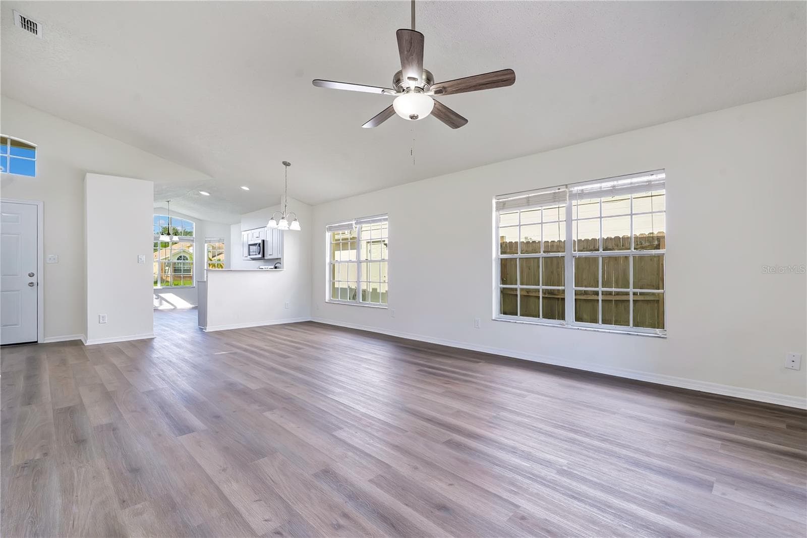 Single Family Residence at 1428 ABBERTON DR, ORLANDO, photo 7 of 37