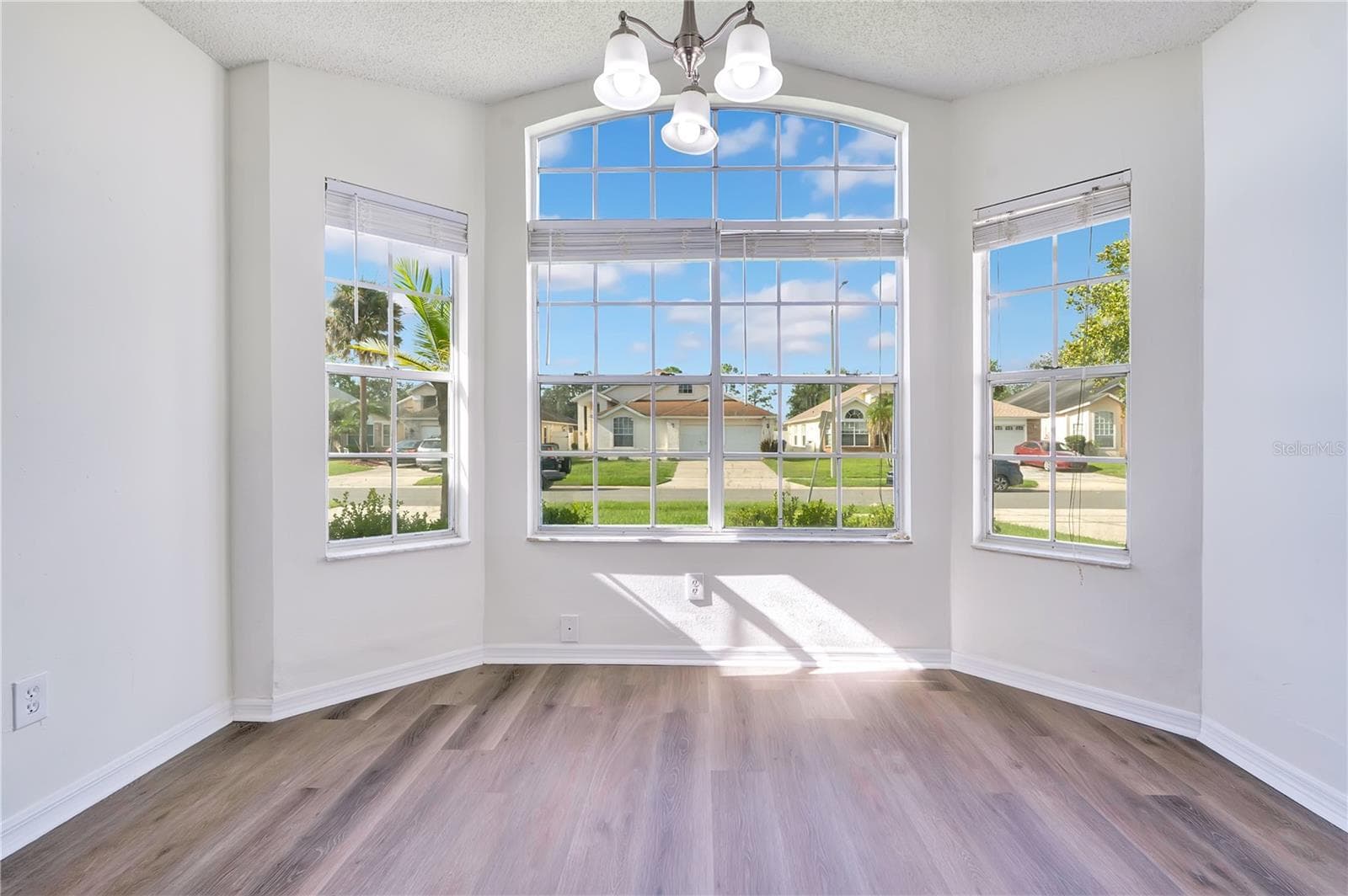 Single Family Residence at 1428 ABBERTON DR, ORLANDO, photo 13 of 37