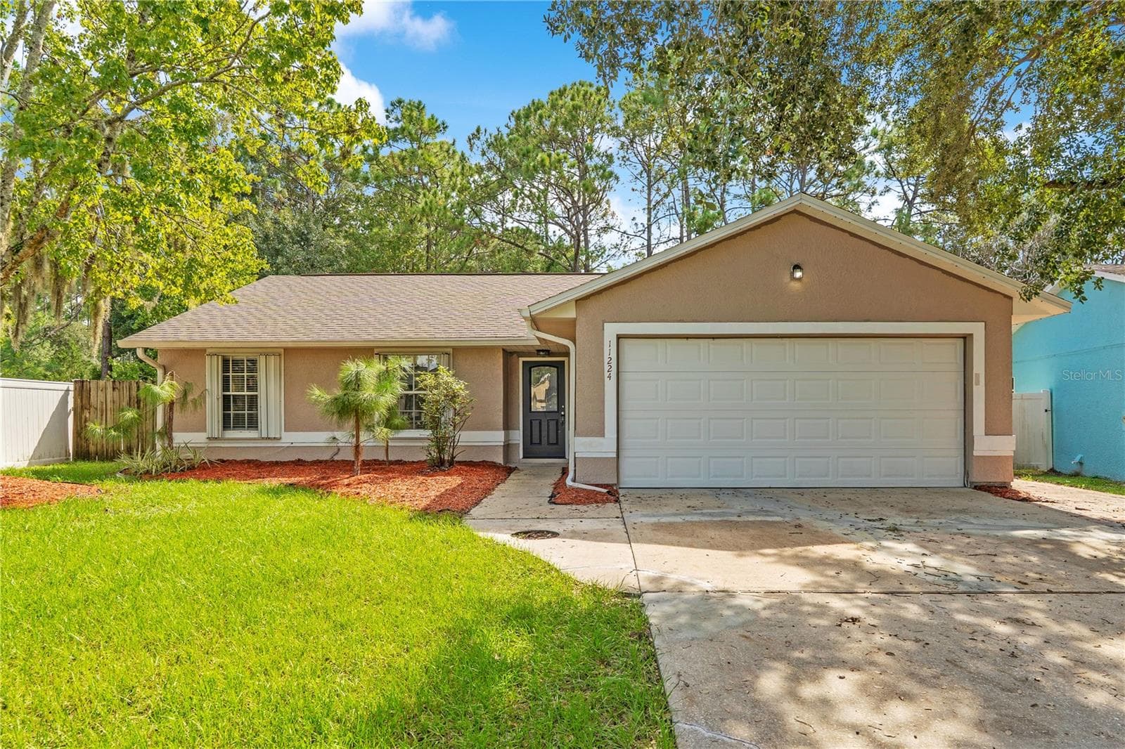 Single Family Residence at 11224 CYPRESS LEAF DR, ORLANDO, photo 2 of 36