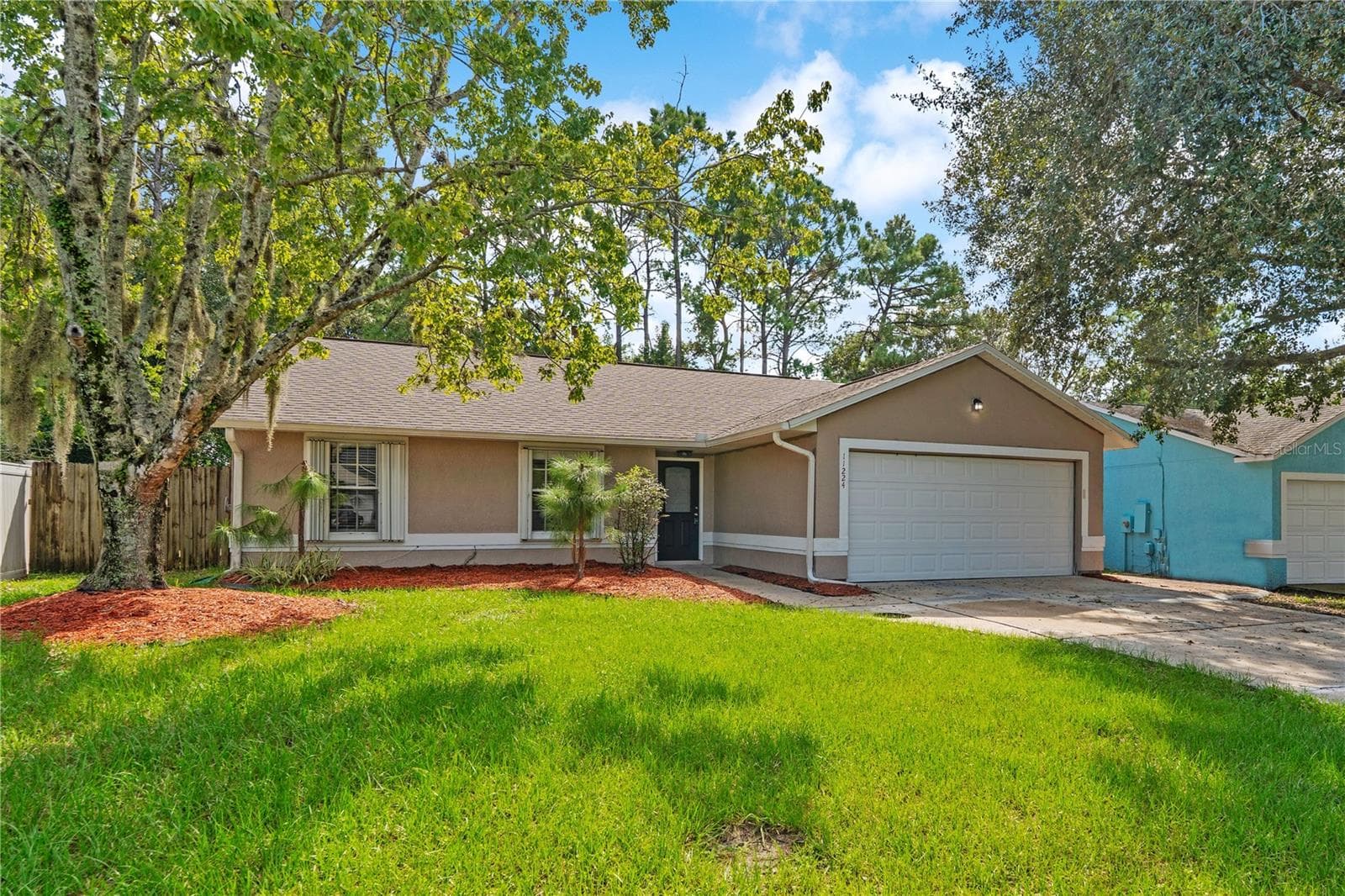 Single Family Residence at 11224 CYPRESS LEAF DR, ORLANDO, photo 3 of 36