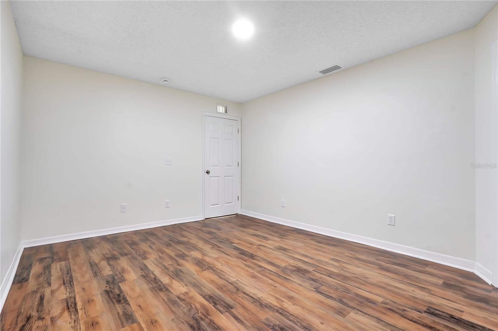 Single Family Residence at 11224 CYPRESS LEAF DR, ORLANDO, photo 16 of 36