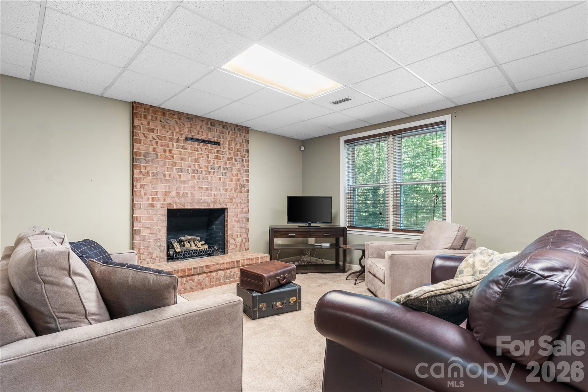 Single Family Residence at 925 38th Avenue NE, Hickory, photo 33 of 48