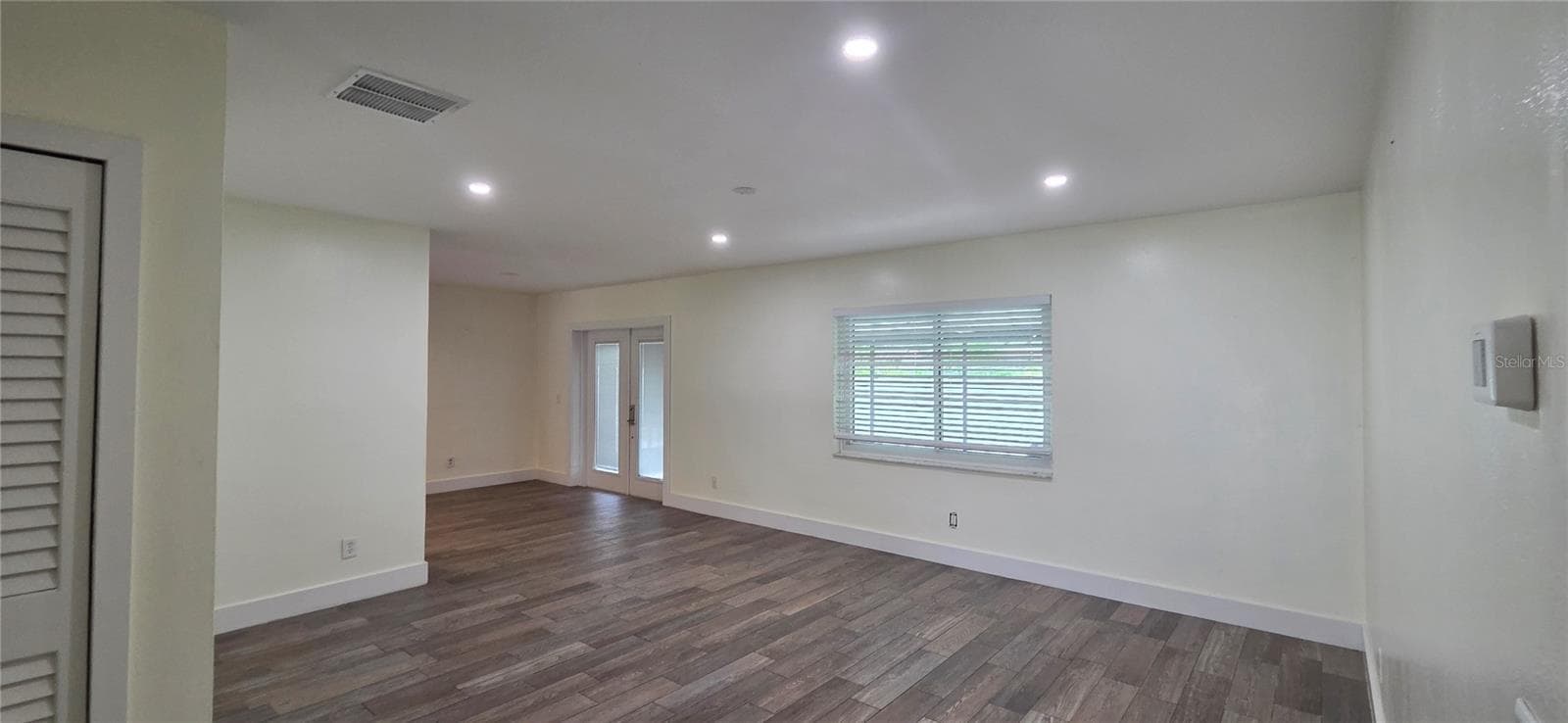 Single Family Residence at 7920 GEORGE WASHINGTON LN, TAMPA, photo 5 of 28