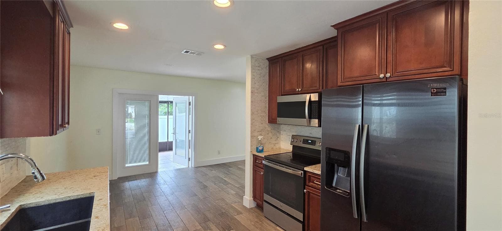 Single Family Residence at 7920 GEORGE WASHINGTON LN, TAMPA, photo 11 of 28