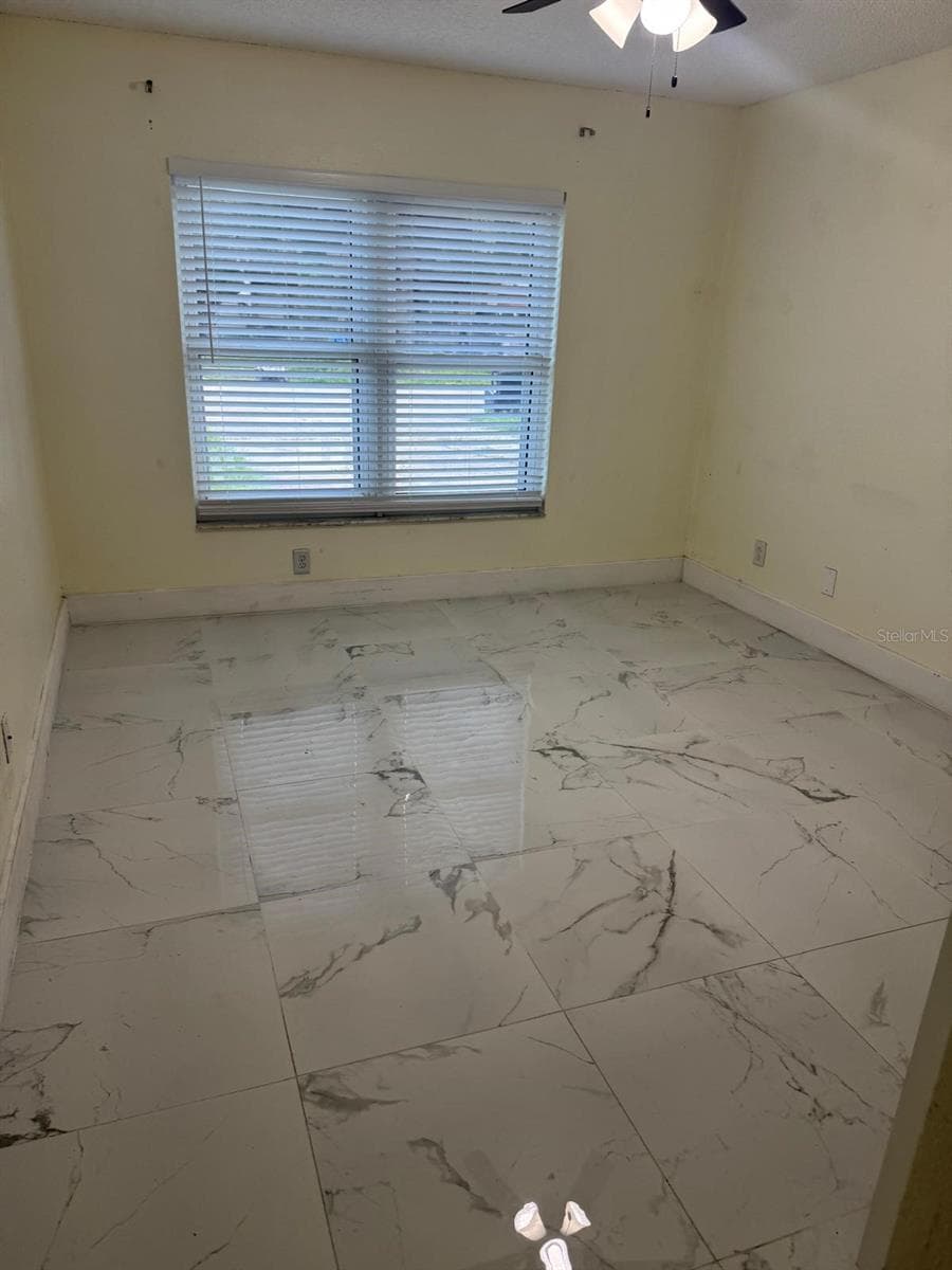 Single Family Residence at 7920 GEORGE WASHINGTON LN, TAMPA, photo 16 of 28