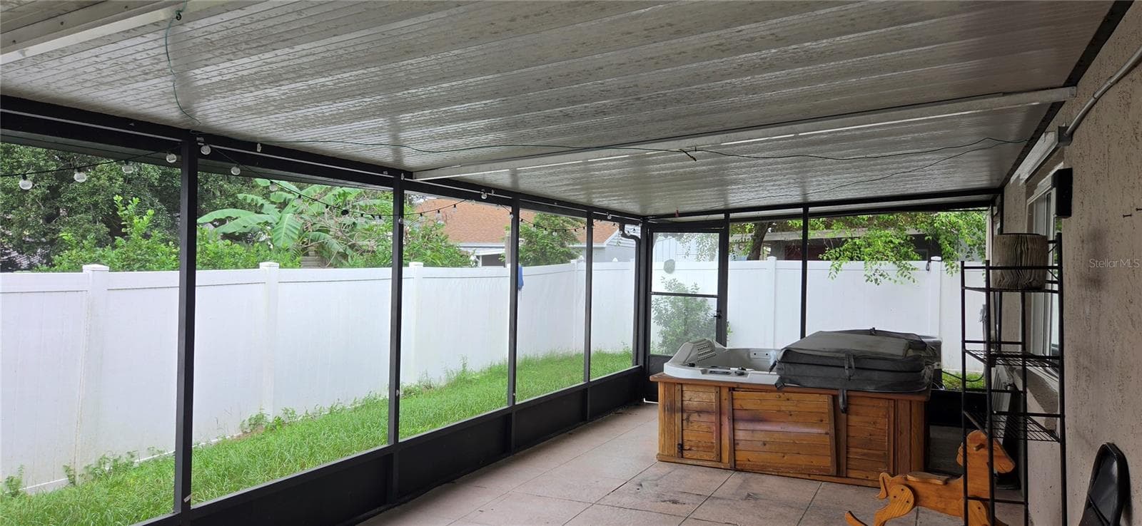 Single Family Residence at 7920 GEORGE WASHINGTON LN, TAMPA, photo 27 of 28