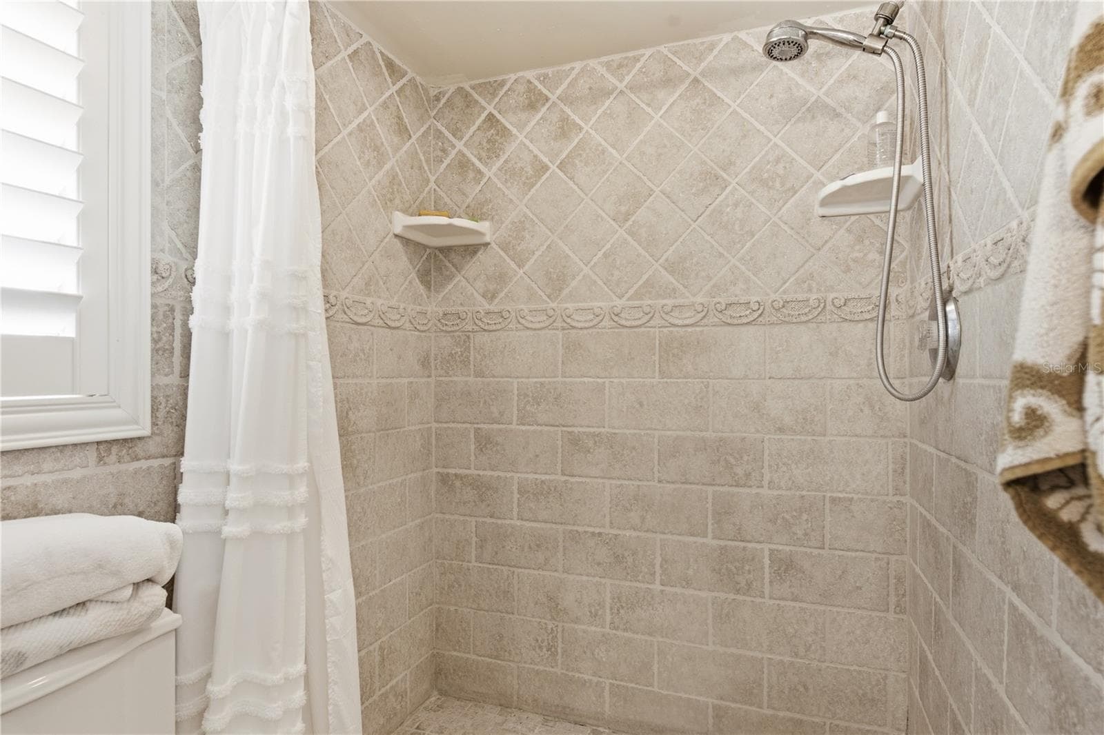 Primary Bath - 233 WESTWINDS DR, PALM HARBOR