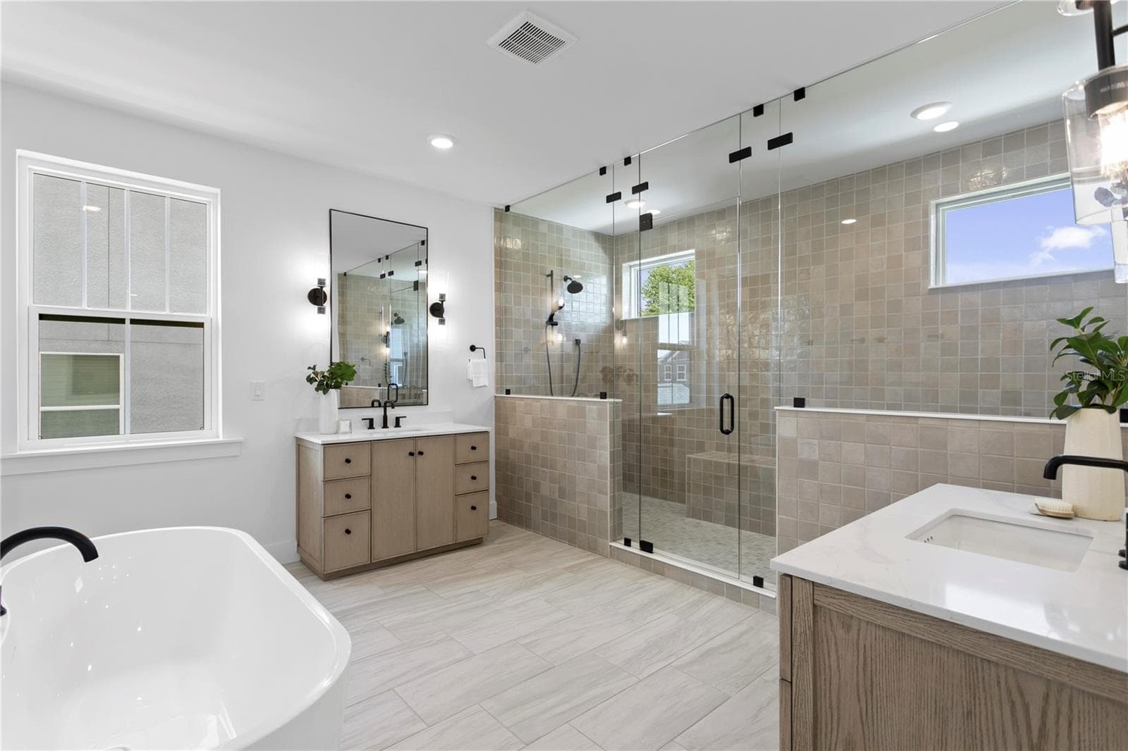 Primary Bathroom - 3501 W ROGERS AVE, TAMPA