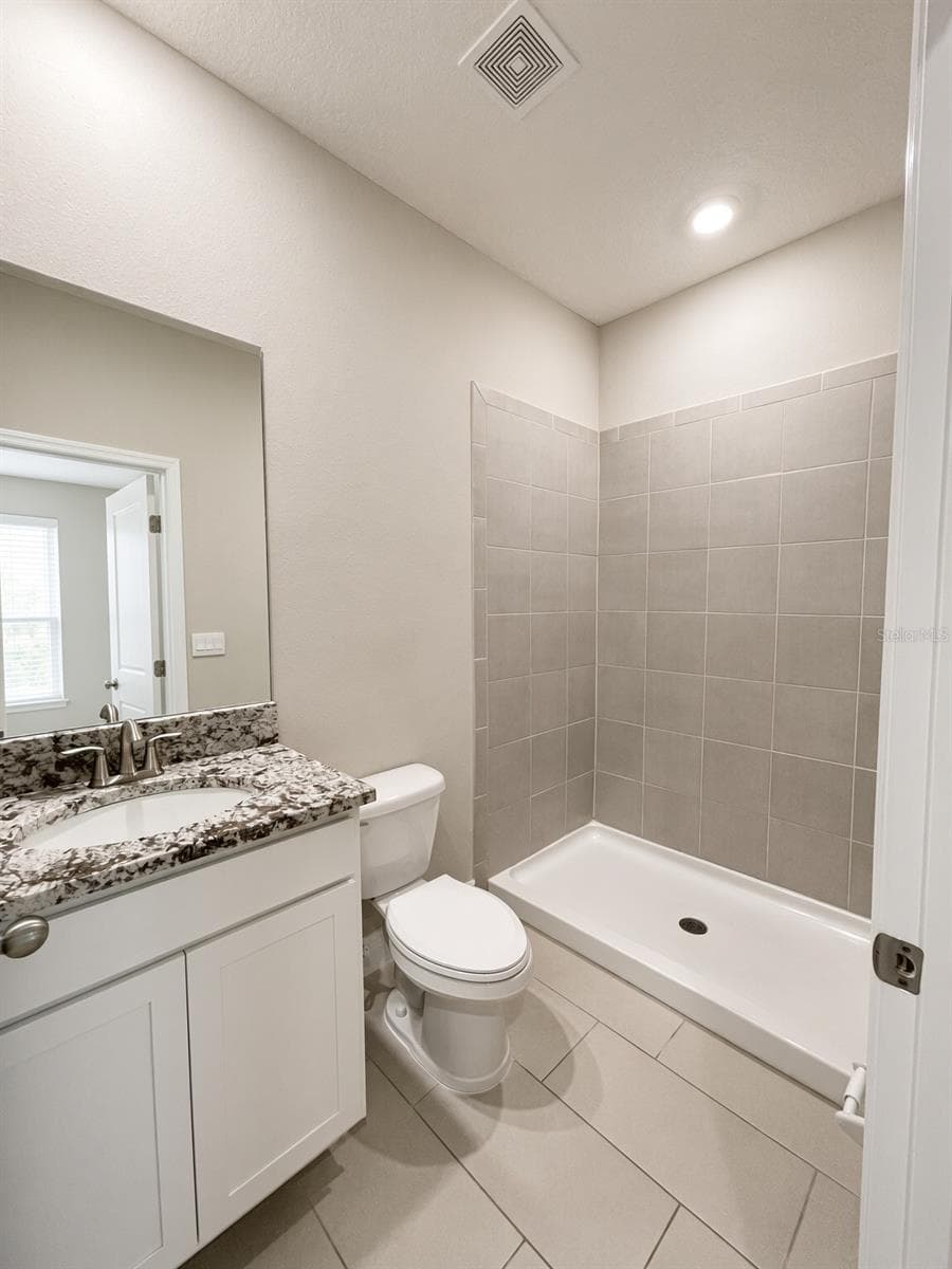 3rd Bathroom - First Floor - 140 BRIGHT IBIS AVE, APOLLO BEACH