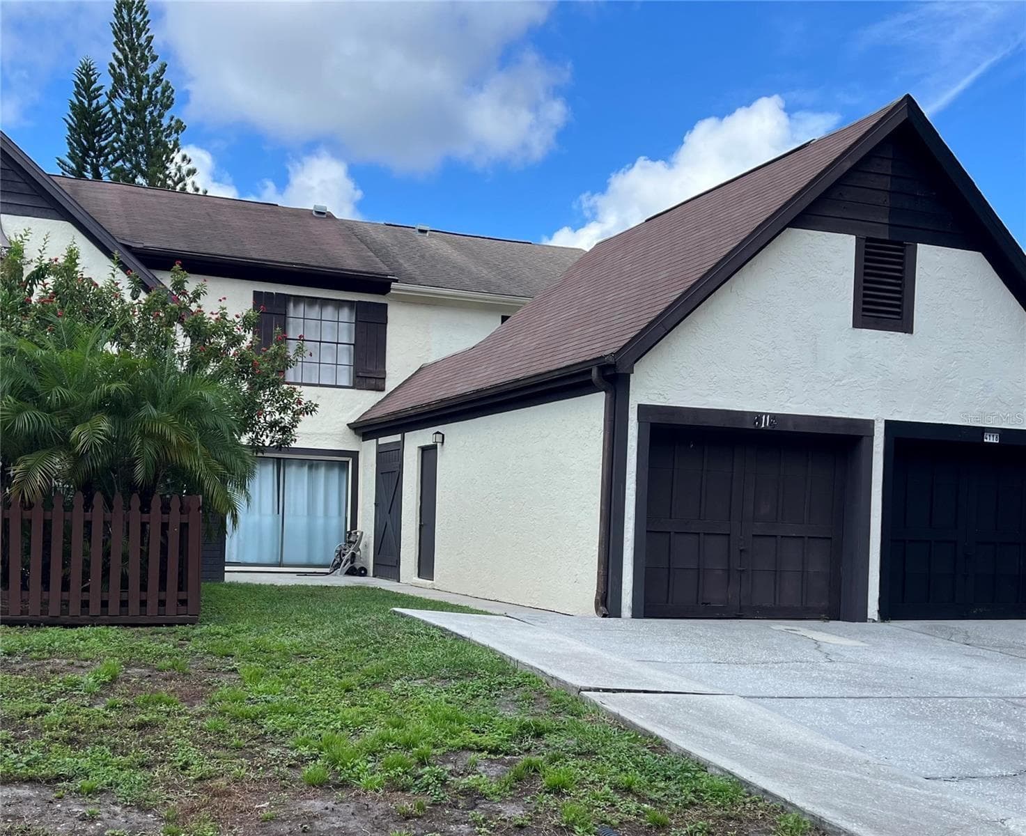 4114 WOODLARK DR
