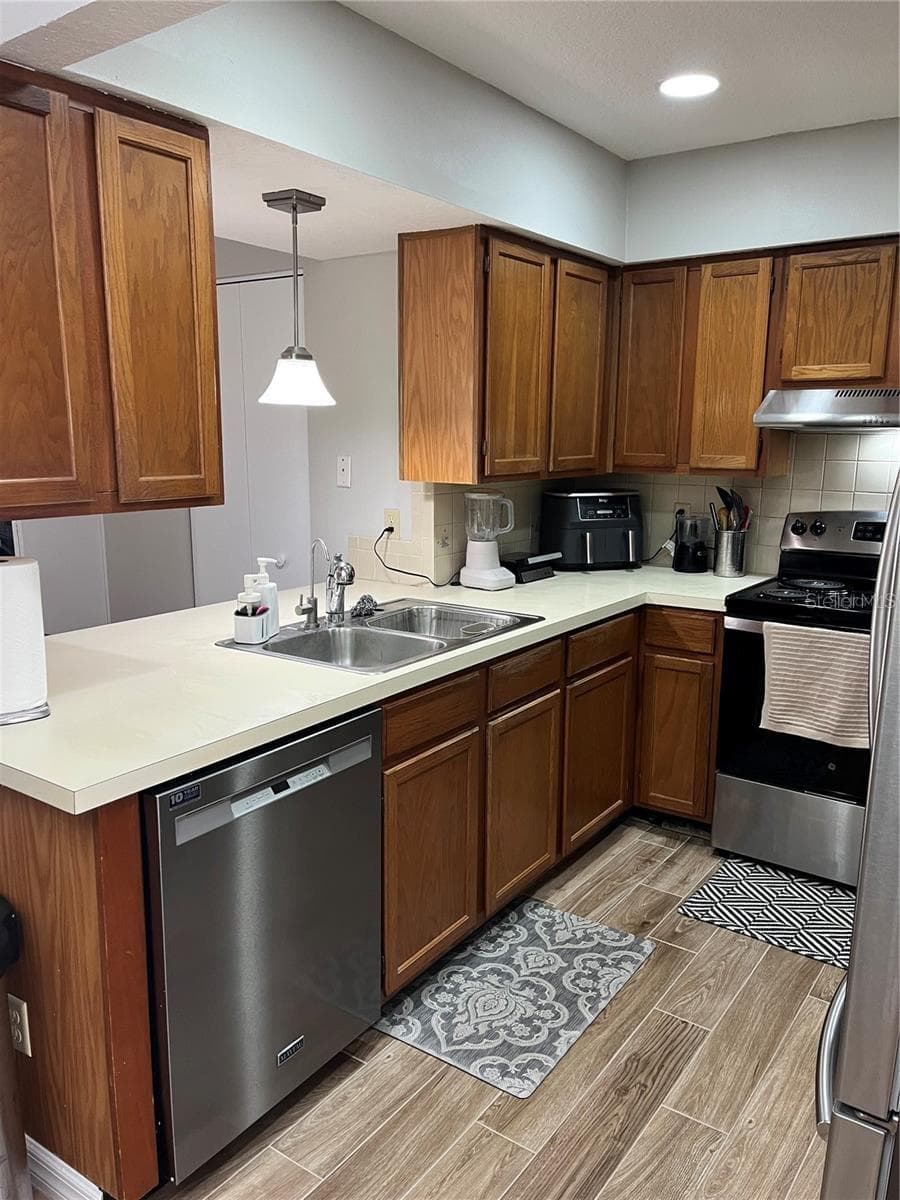 Townhouse at 4114 WOODLARK DR, TAMPA, photo 9 of 14
