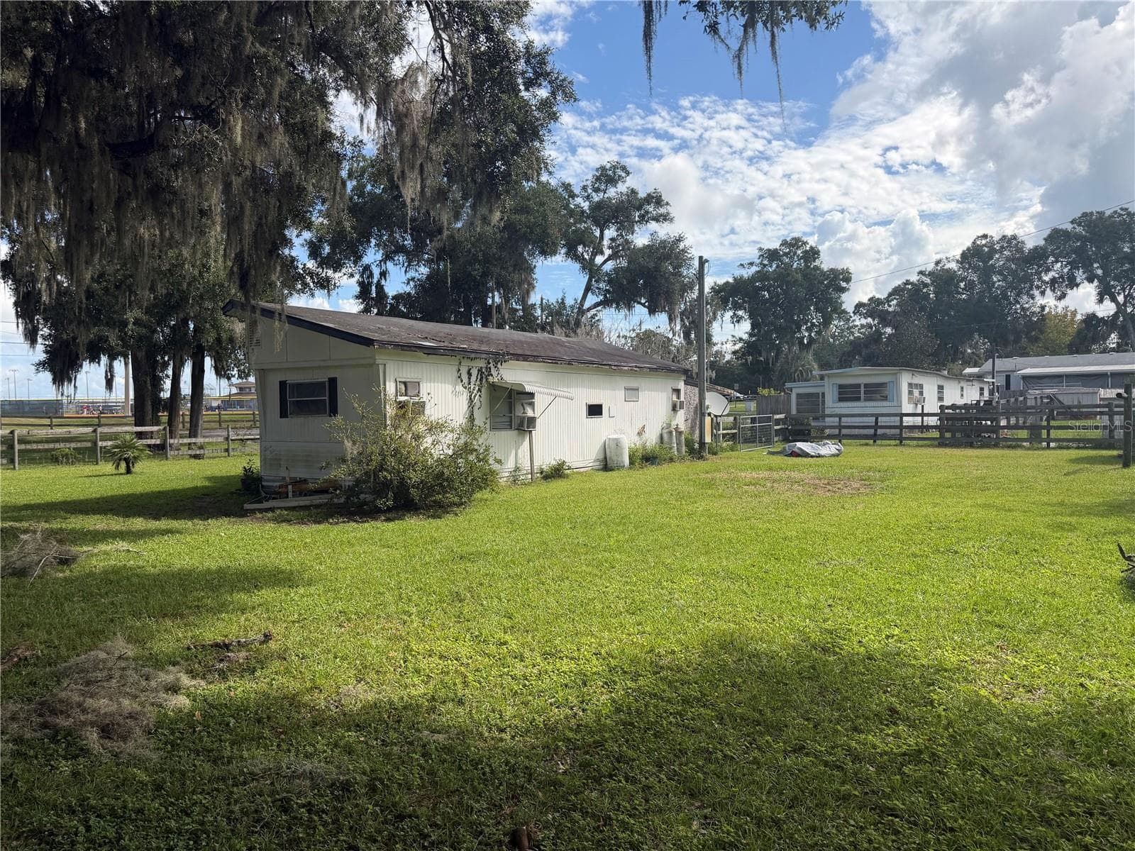 Mobile Home at 6540 SE 107TH ST, BELLEVIEW, photo 5 of 11