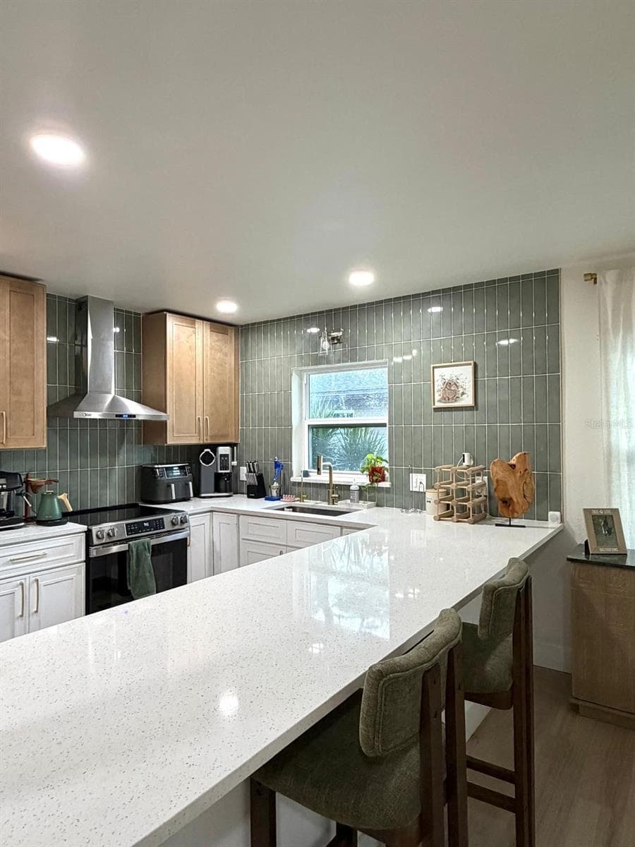 Single Family Residence at 5833 DARTMOUTH AVE N, ST PETERSBURG, photo 10 of 54