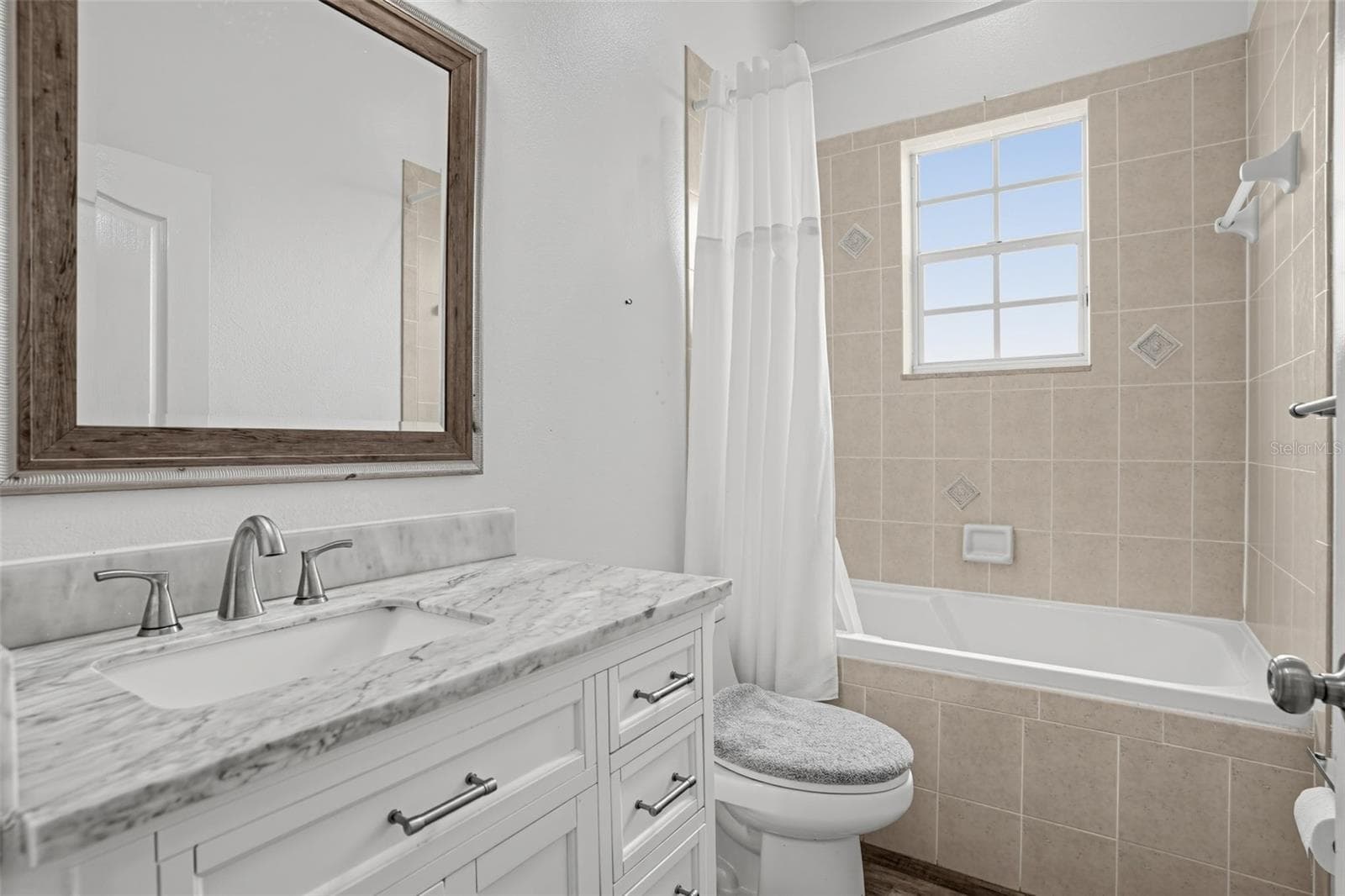 Bathroom 2 - 585 AMBER LN, COCOA