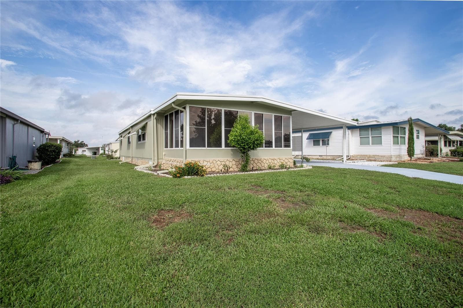 Manufactured Home at 717 SURREY PL, LEESBURG, photo 3 of 32