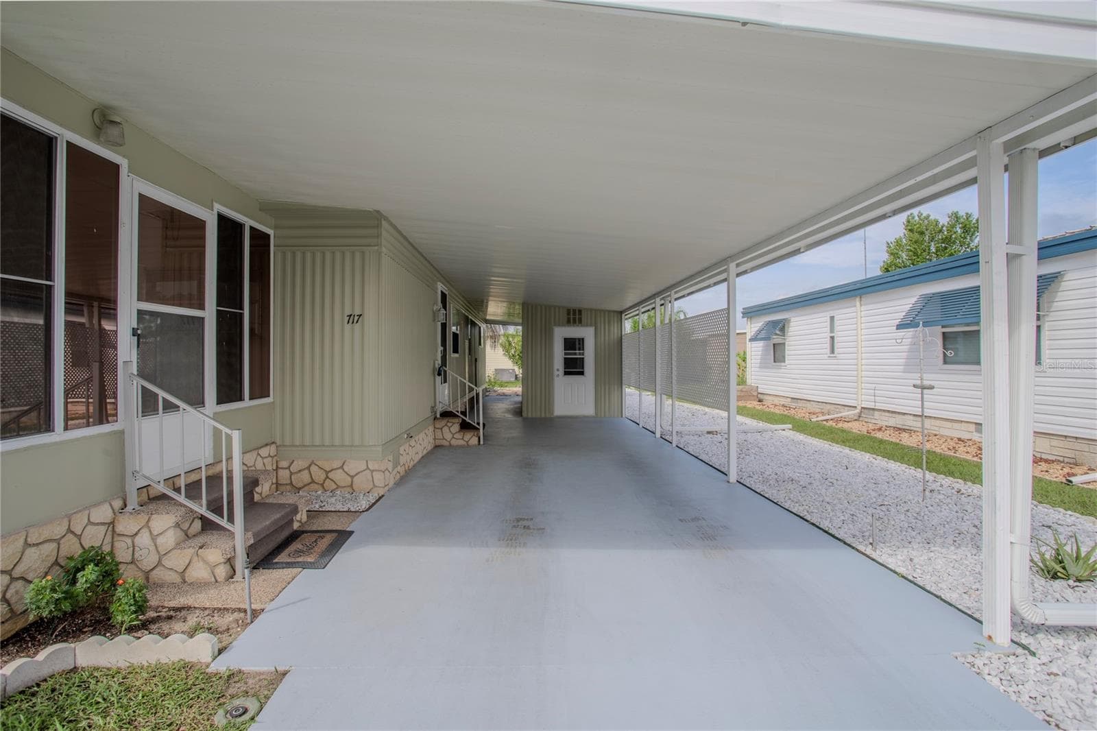 Deep carport - 717 SURREY PL, LEESBURG