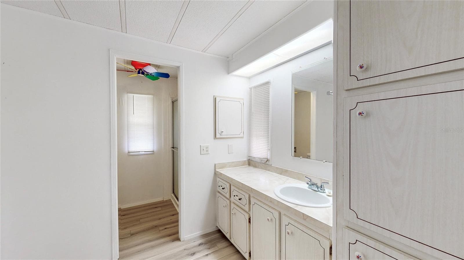 Primary en suite bathroom - 717 SURREY PL, LEESBURG