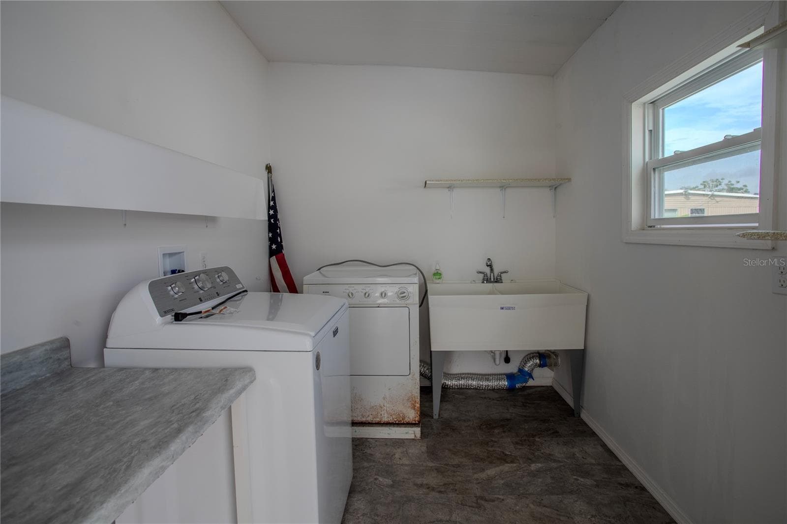 Laundry Shed - 717 SURREY PL, LEESBURG