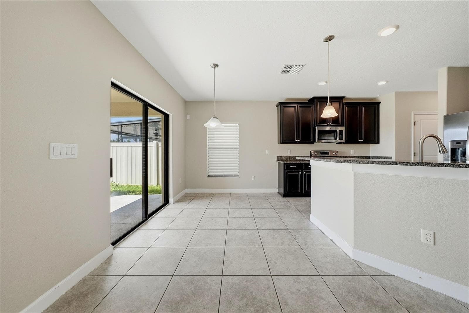 Single Family Residence at 10147 NEWMINSTER LOOP, RUSKIN, photo 3 of 23