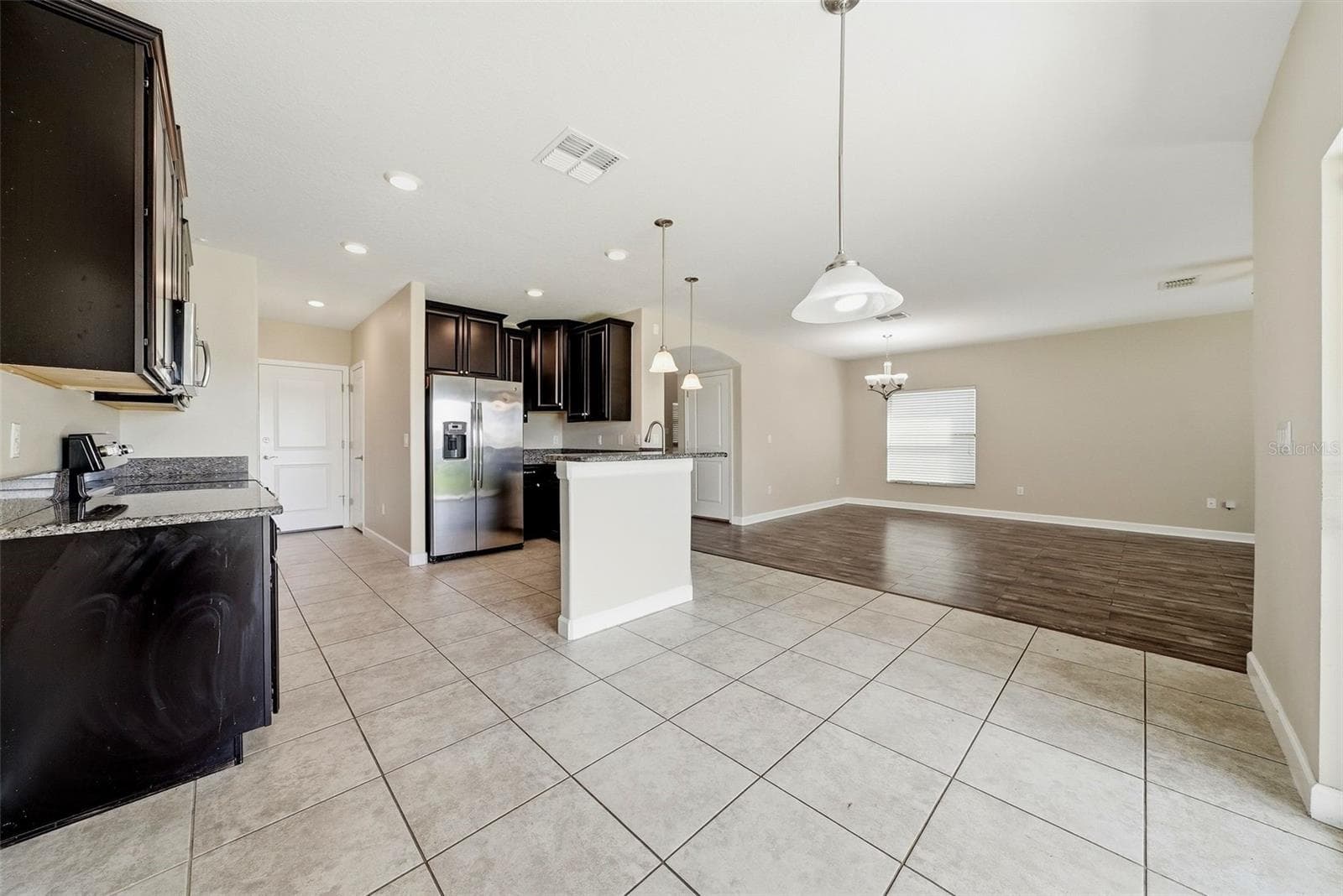 Single Family Residence at 10147 NEWMINSTER LOOP, RUSKIN, photo 4 of 23