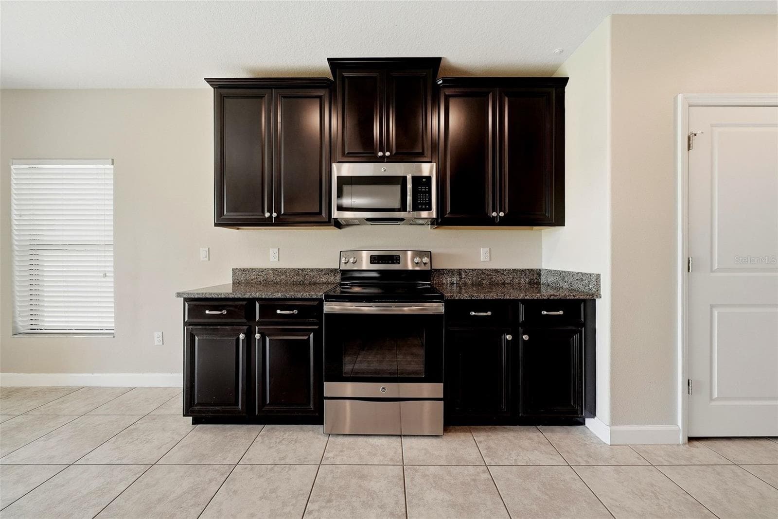 Single Family Residence at 10147 NEWMINSTER LOOP, RUSKIN, photo 6 of 23