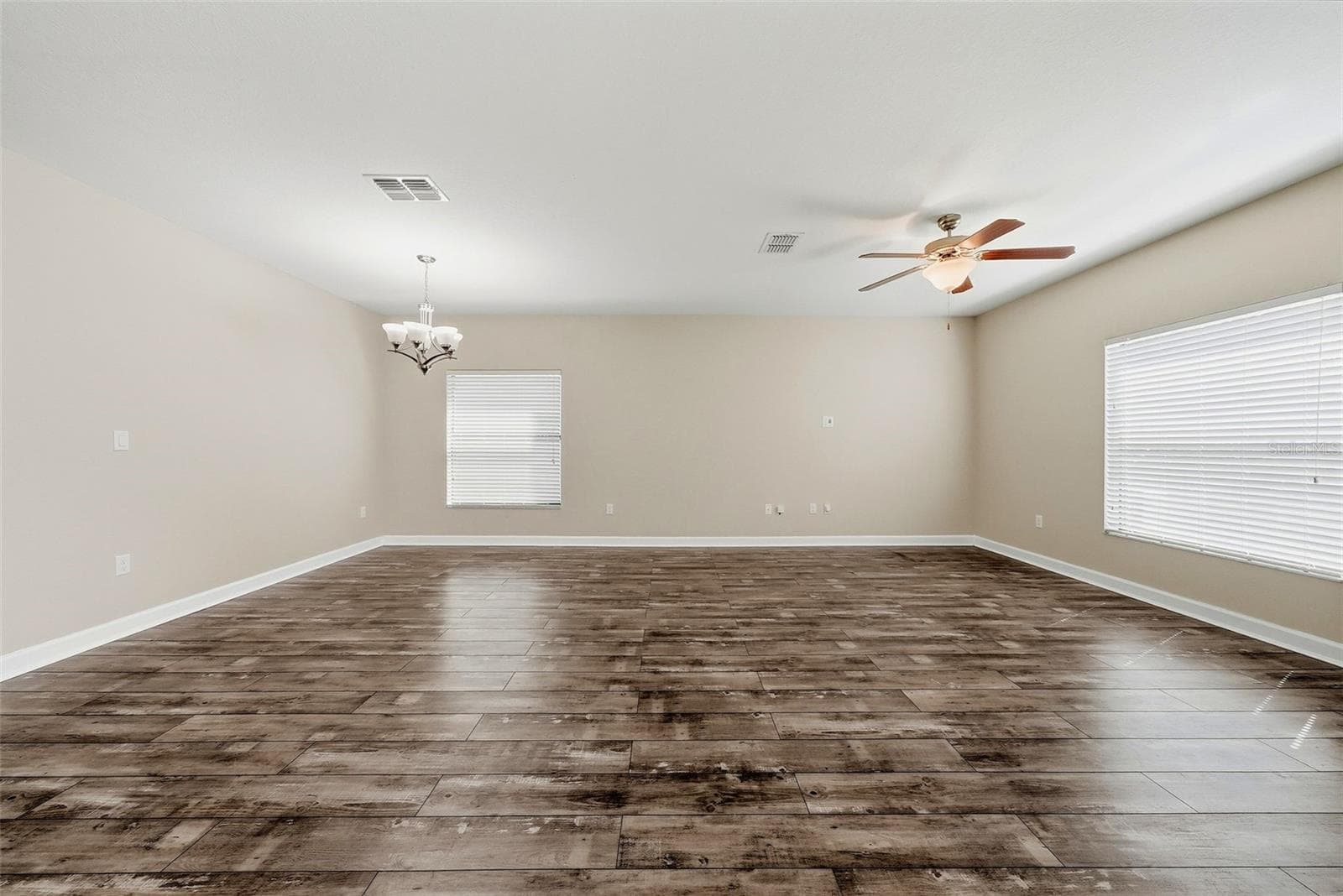 Single Family Residence at 10147 NEWMINSTER LOOP, RUSKIN, photo 9 of 23