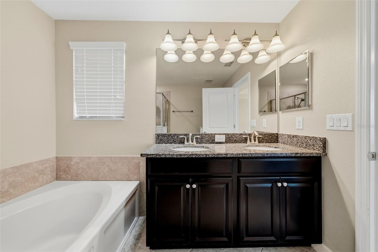 Single Family Residence at 10147 NEWMINSTER LOOP, RUSKIN, photo 14 of 23