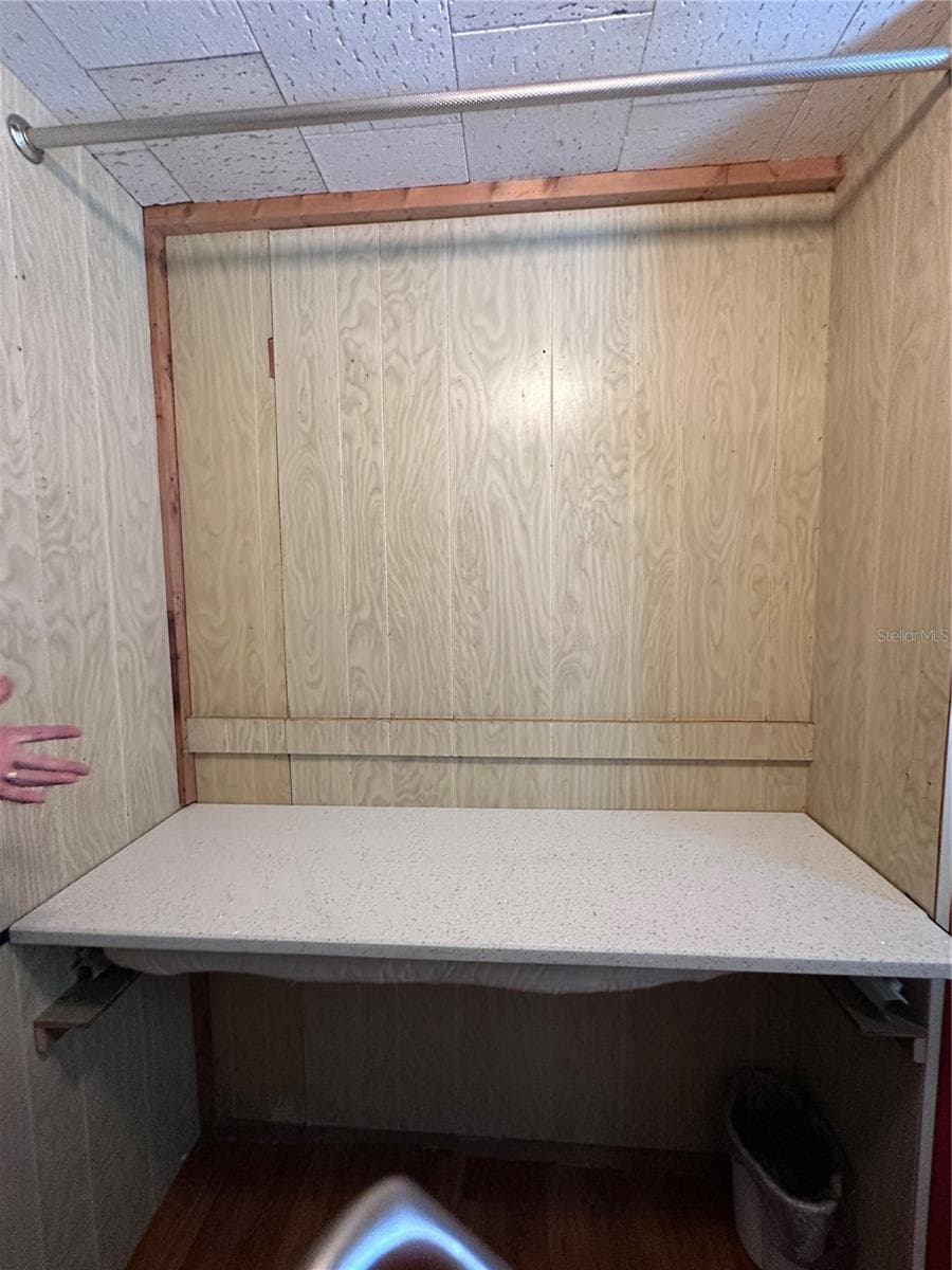 Laundry Folding/Clothing hanging/ironing station - 1100 BELCHER RD S #417, LARGO