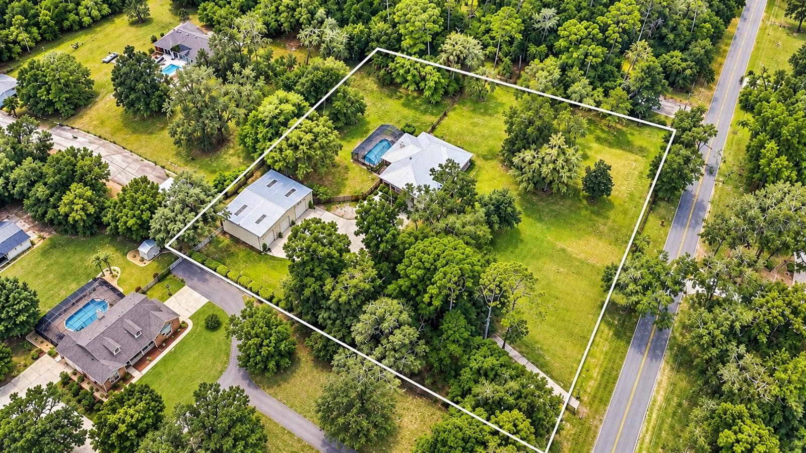 Single Family Residence at 1530 W BERESFORD RD, DELAND, photo 2 of 36
