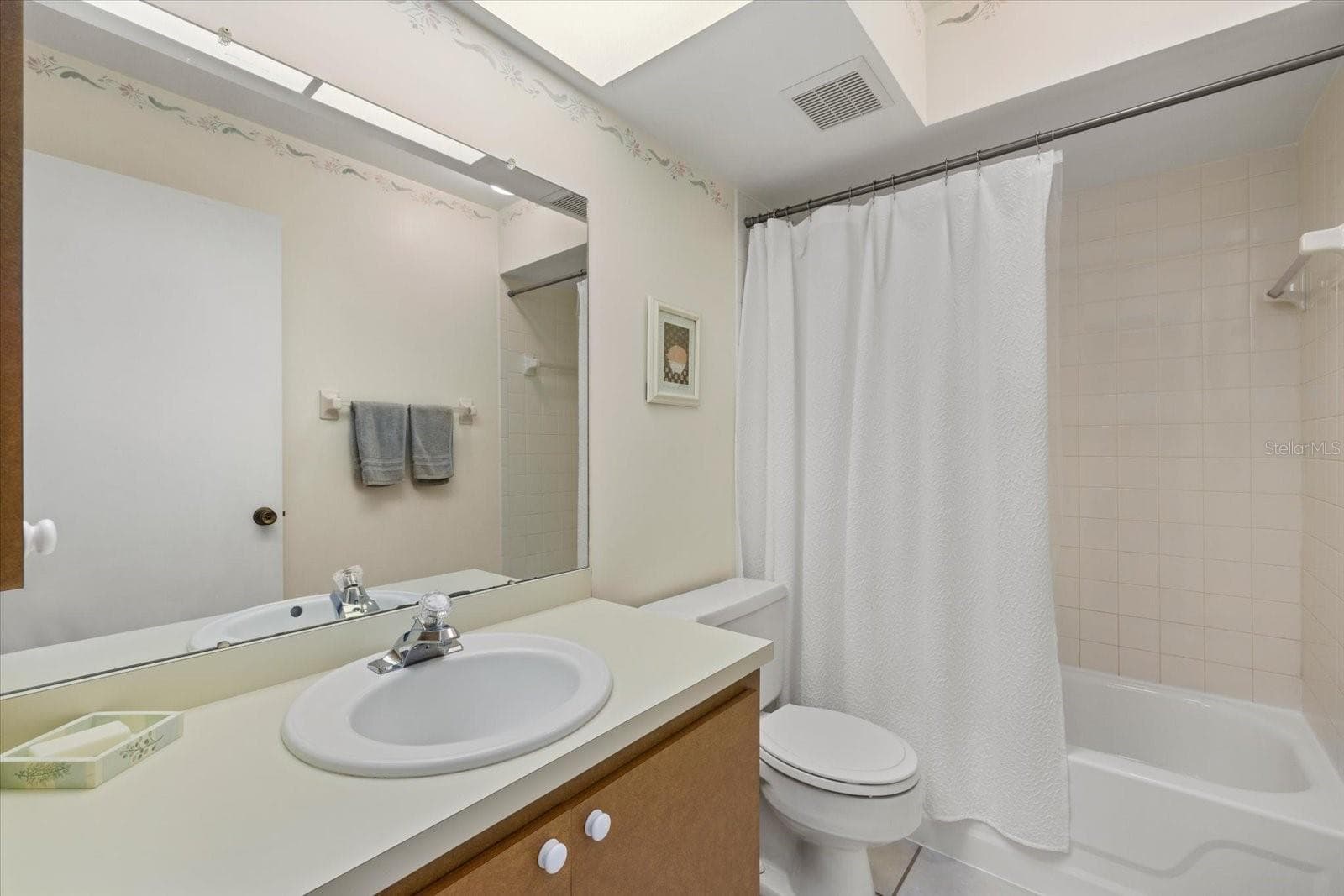Villa at 2913 CAPTIVA GARDENS DR #2, SARASOTA, photo 7 of 26