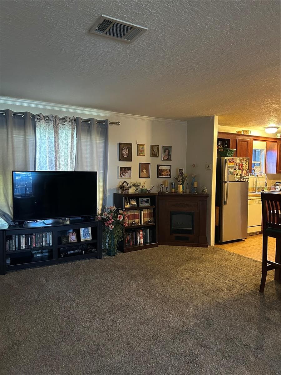 Manufactured Home at 7407 SABRE ST, ORLANDO, photo 2 of 13
