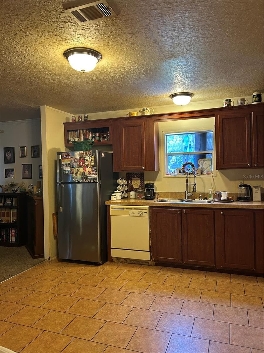 Manufactured Home at 7407 SABRE ST, ORLANDO, photo 4 of 13