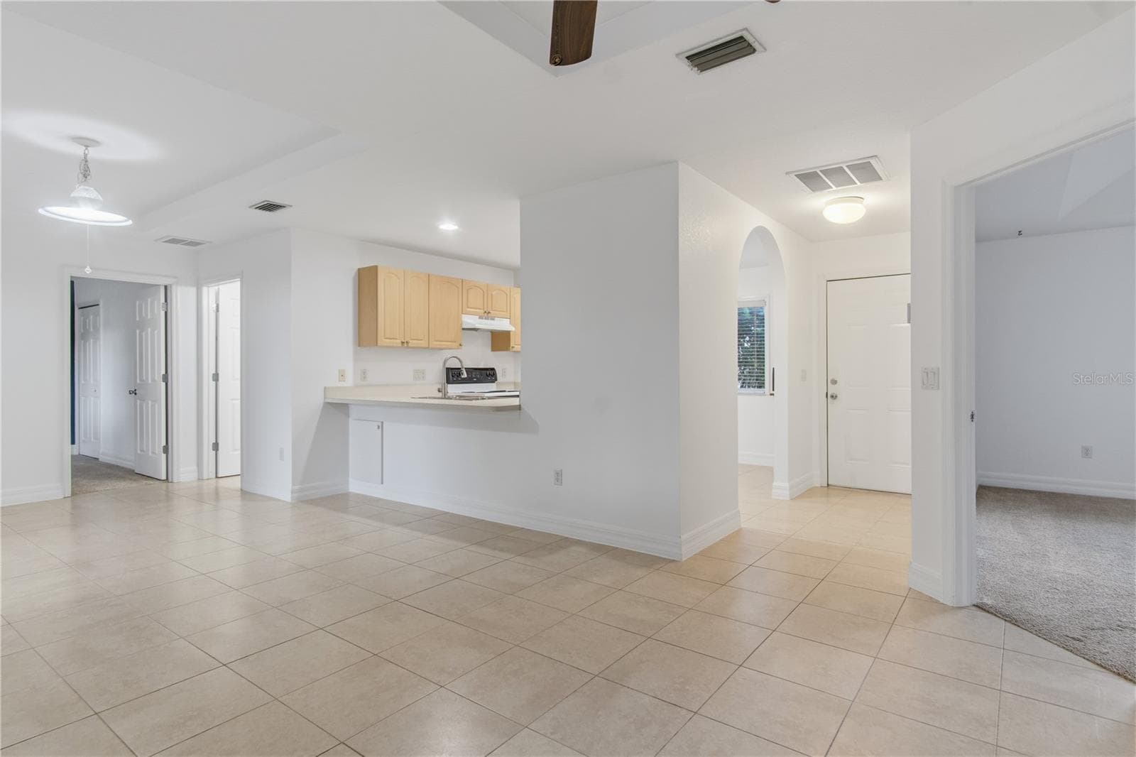 Living / kitchen area - 17433 HARRIS AVE, PORT CHARLOTTE