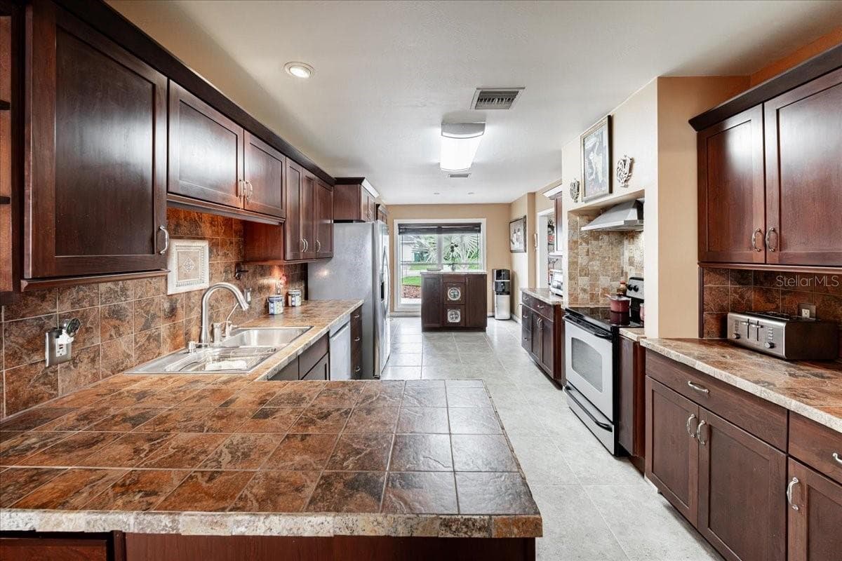 Single Family Residence at 250 E TARPON BLVD NW, PORT CHARLOTTE, photo 36 of 68