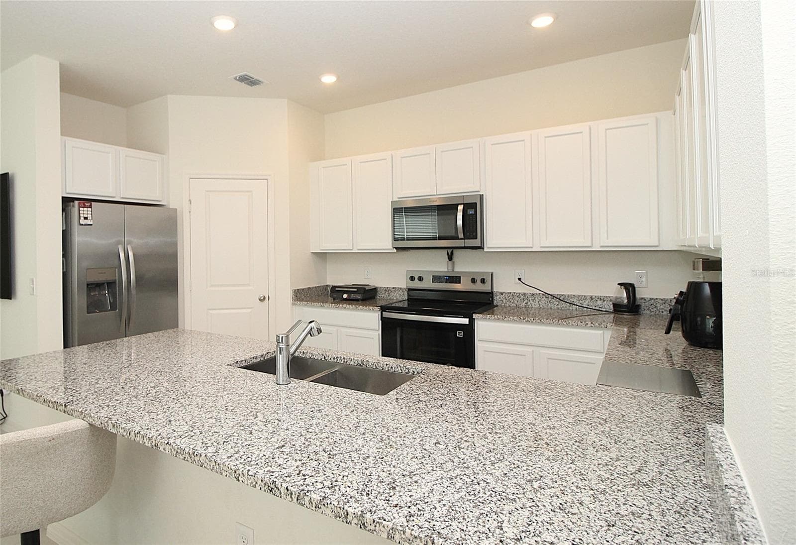 Single Family Residence at 7245 BIG CEDAR ALY, GROVELAND, photo 7 of 20