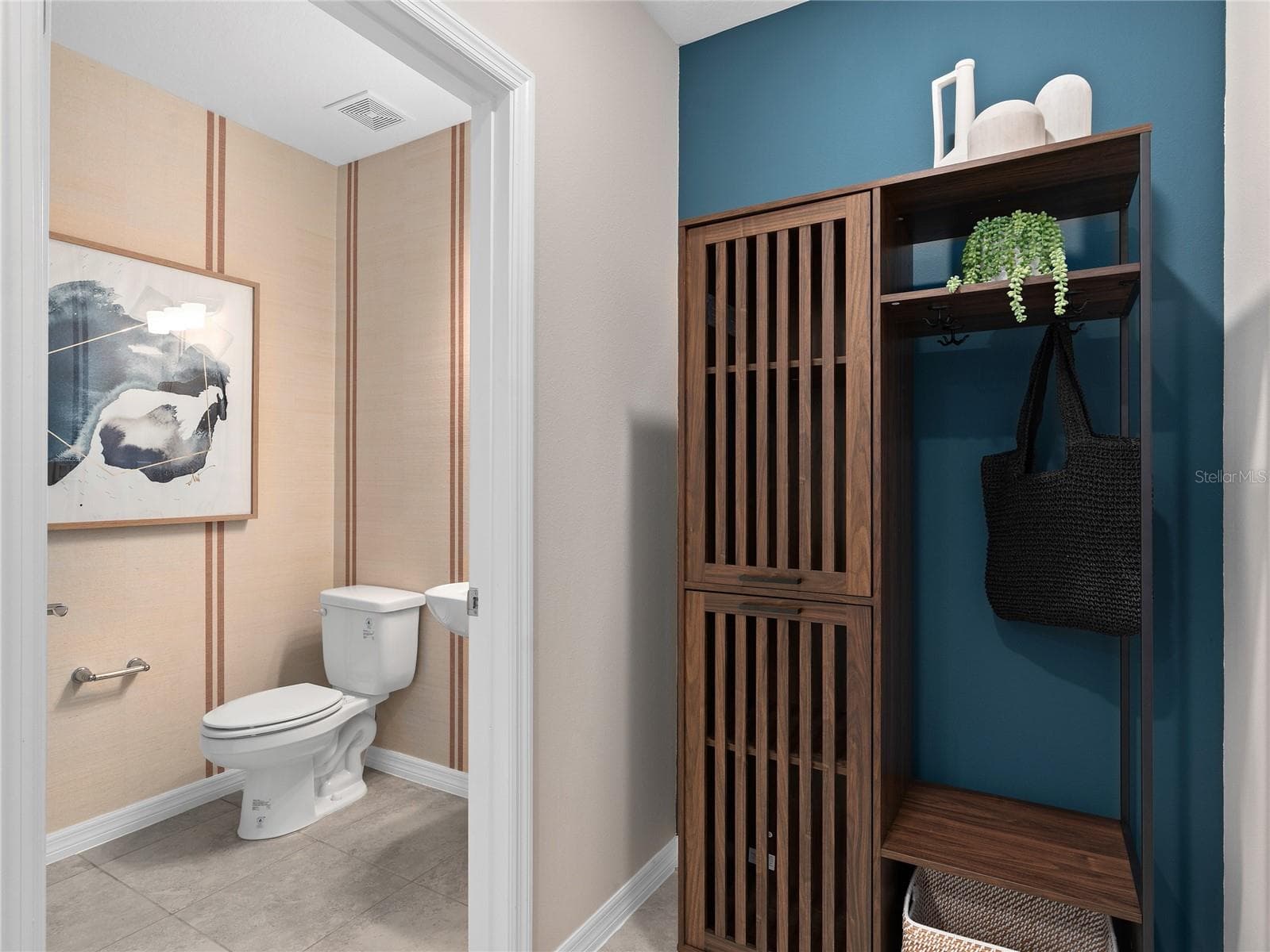 Model Home Design Only. Pictures and furnishings are for illustrative purposes only. Elevations, colors and options may vary. Furniture is for model home staging only. - 16735 SILVER BROOK WAY, WINTER GARDEN