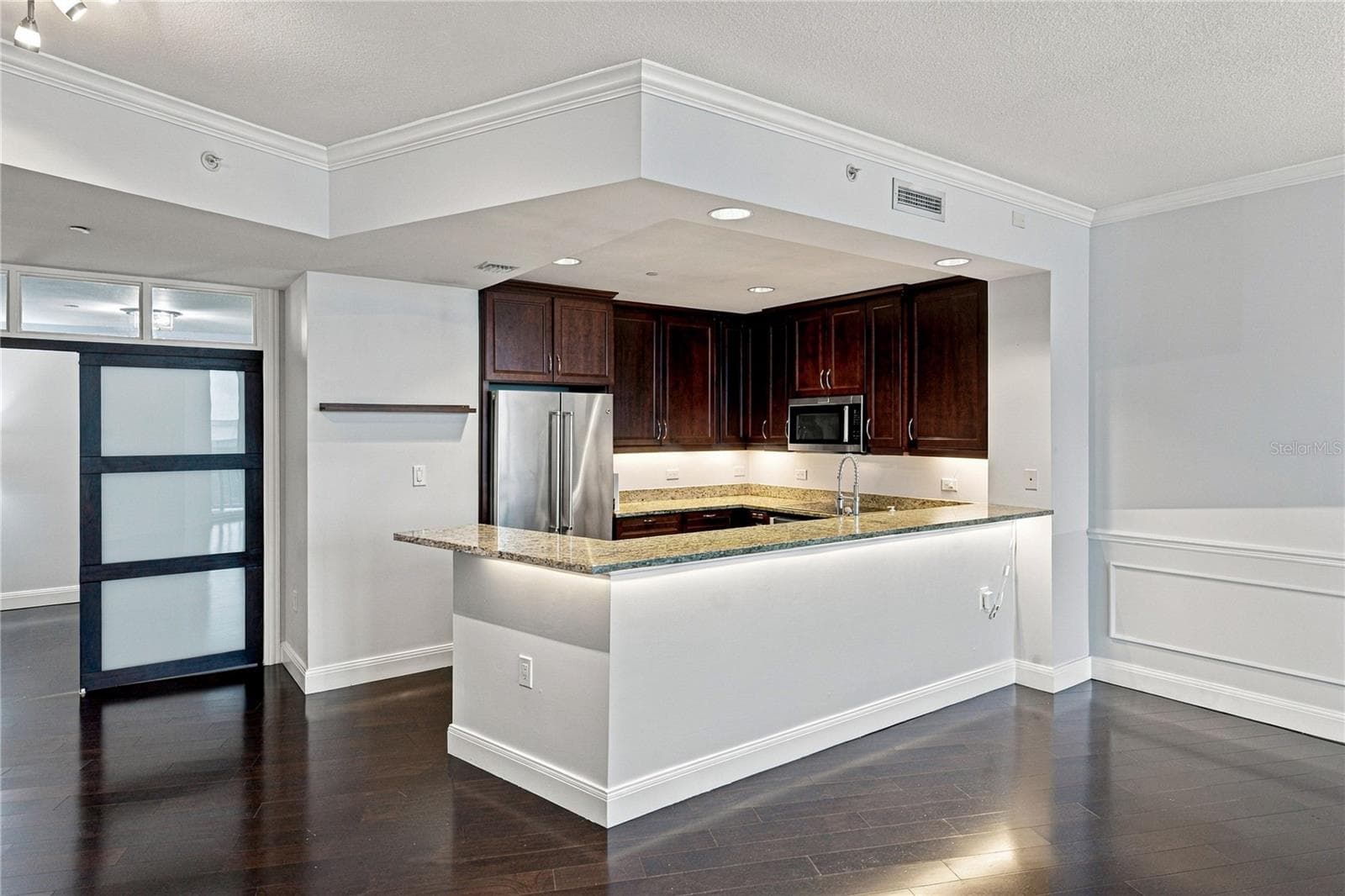 Condominium at 450 KNIGHTS RUN AVE #1103, TAMPA, photo 10 of 97