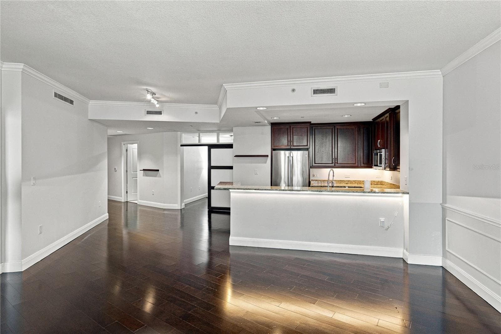 Condominium at 450 KNIGHTS RUN AVE #1103, TAMPA, photo 14 of 97
