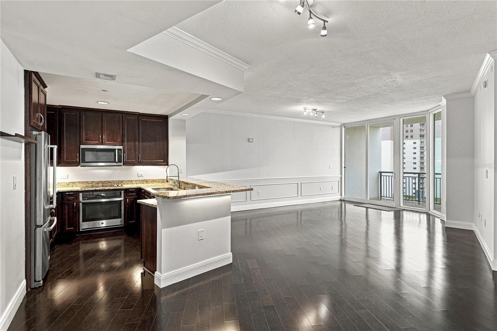 Condominium at 450 KNIGHTS RUN AVE #1103, TAMPA, photo 27 of 97