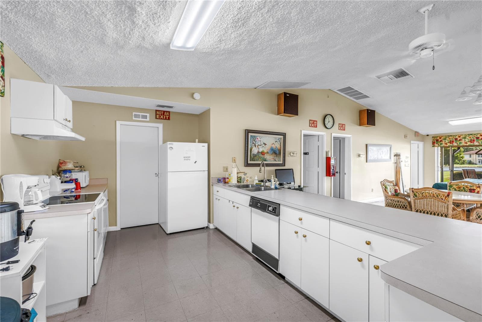 Clubhouse Kitchen - 4435 NARRAGANSET TRL #66A, SARASOTA