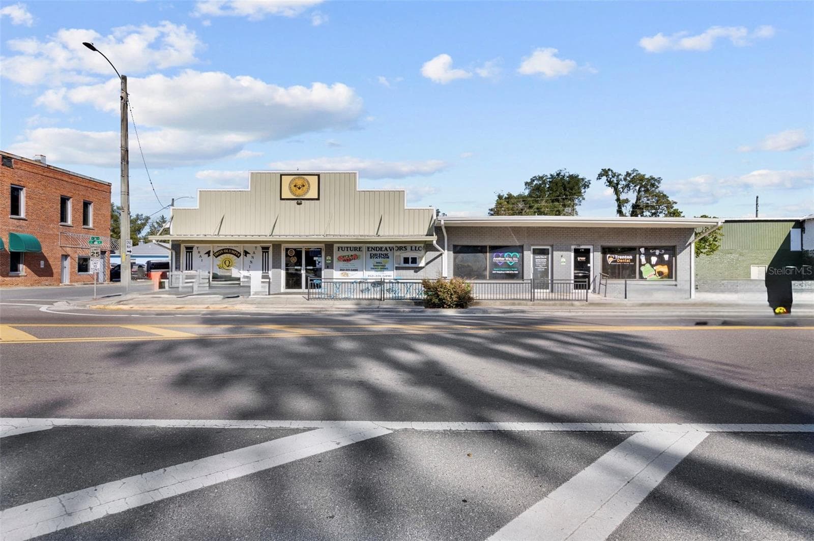 220 N MAIN ST