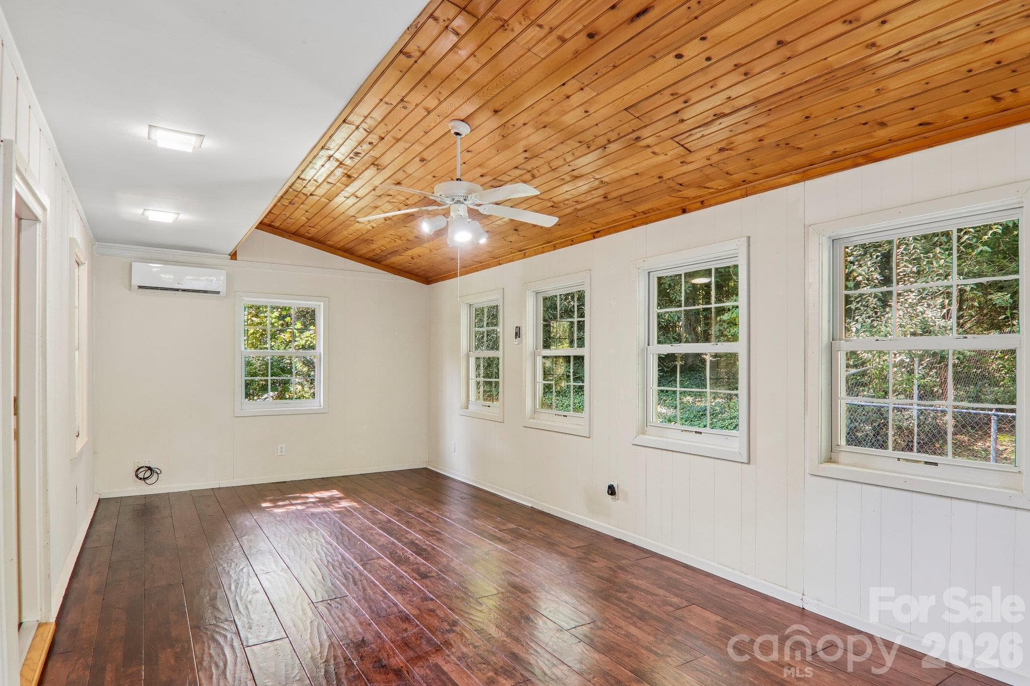 Single Family Residence at 122 W Laurel Lane, Etowah, photo 22 of 48