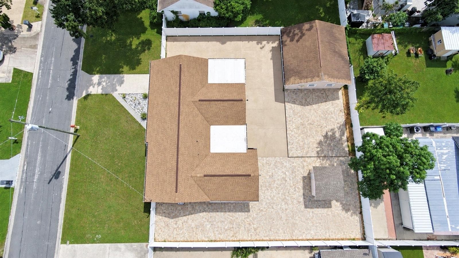 Single Family Residence at 7518 BLOSSOM AVE, TAMPA, photo 7 of 88