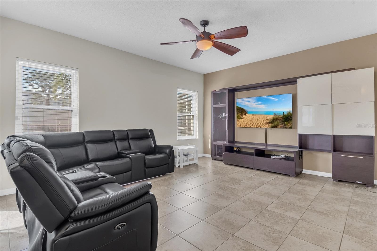 Single Family Residence at 428 ACACIA TREE WAY, KISSIMMEE, photo 13 of 36