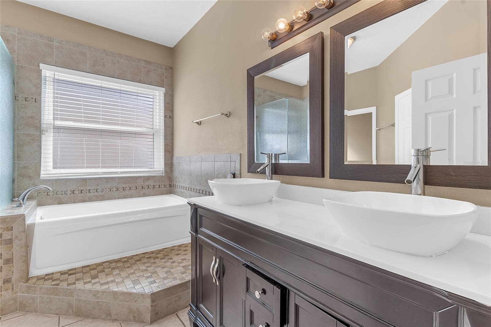 Single Family Residence at 428 ACACIA TREE WAY, KISSIMMEE, photo 18 of 36