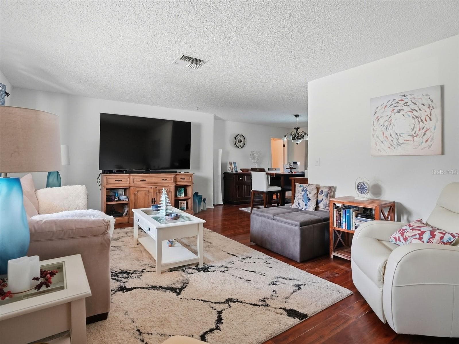 Living room - 13507 SHADBERRY LN, HUDSON