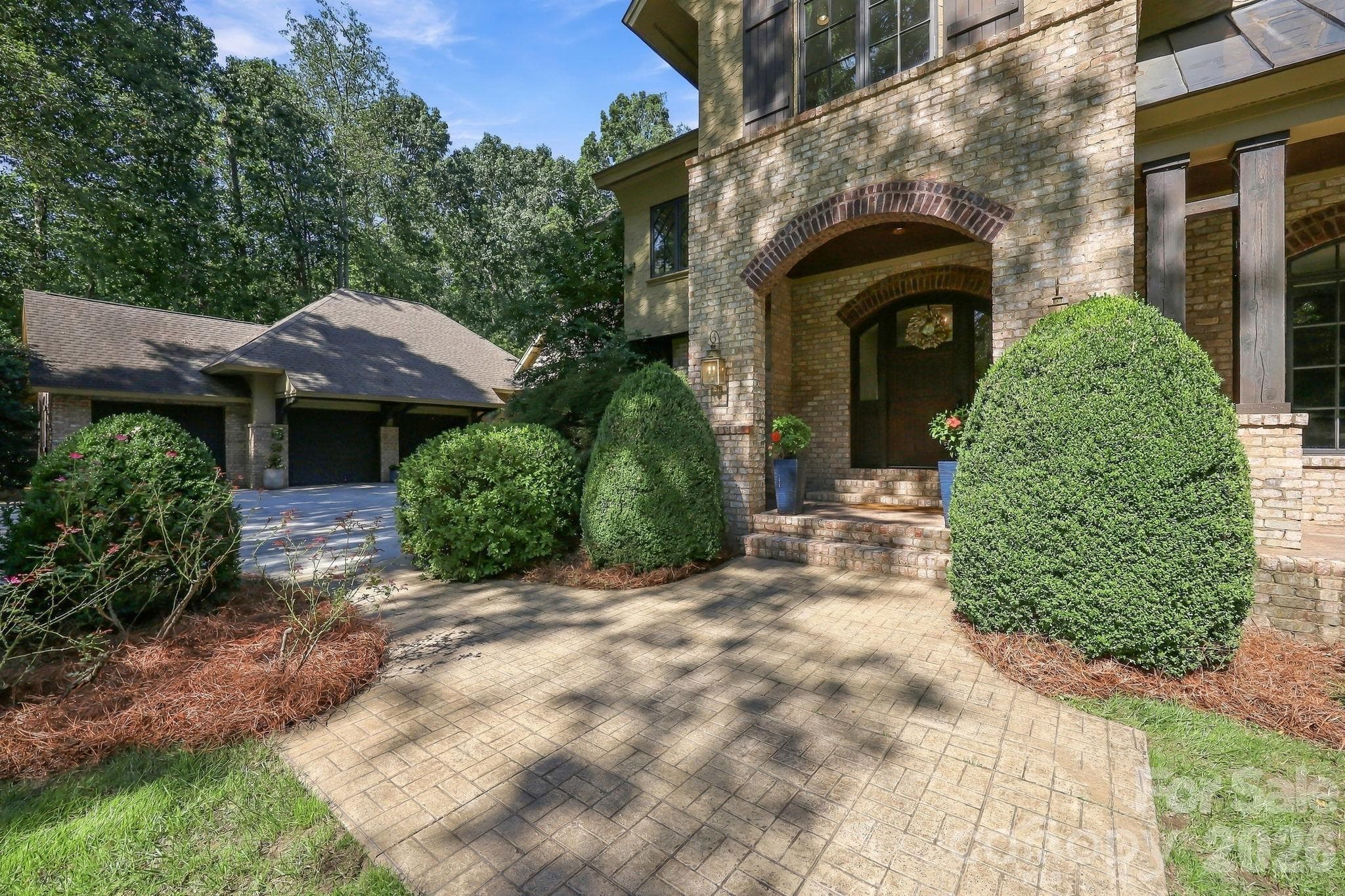 Single Family Residence at 115 Saddle Creek Court, Davidson, photo 3 of 45
